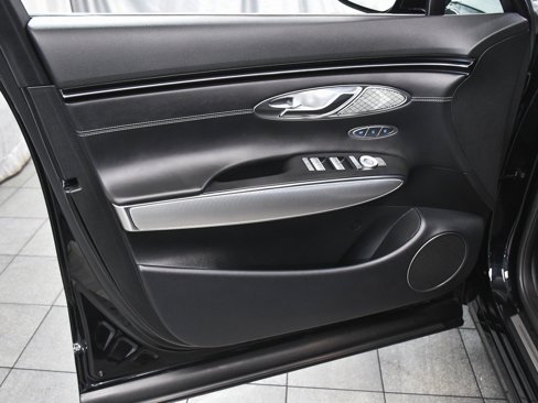 Used 2025 Genesis GV70 2.5T Select w/ Select Package image 9