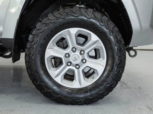 Used 2017 Toyota 4Runner SR5 image 10
