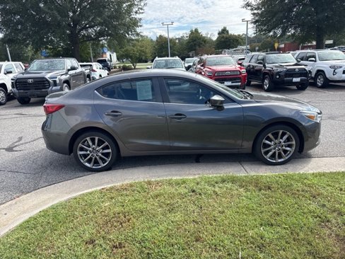 Used 2018 MAZDA MAZDA3 Touring image 6