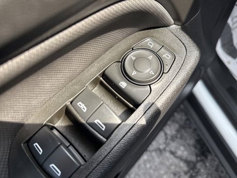 Used 2022 Chevrolet Equinox RS image 16