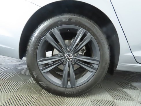 Certified 2024 Volkswagen Jetta SE image 33