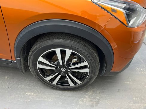 Used 2020 Nissan Kicks SR image 12
