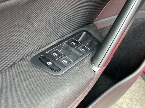Used 2015 Volkswagen GTI SE image 16