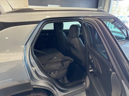 Used 2021 Chevrolet TrailBlazer LT image 15