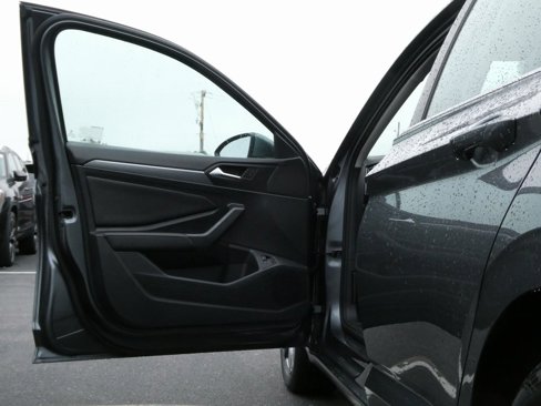 Used 2022 Volkswagen Jetta SE image 27