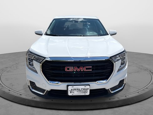 Certified 2024 GMC Terrain SLE image 2