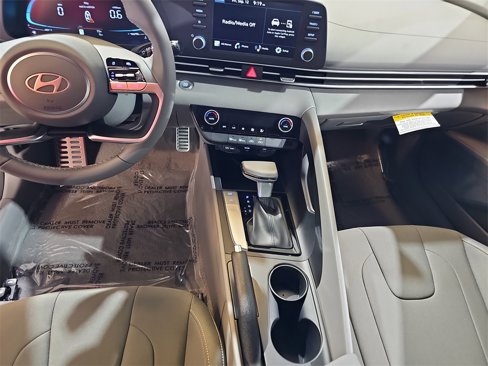 New 2025 Hyundai Elantra Sport image 19