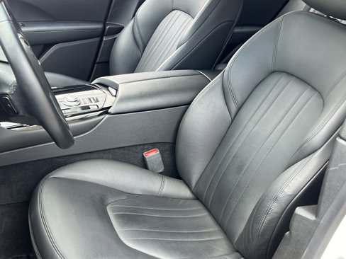 Used 2018 Maserati Levante image 16