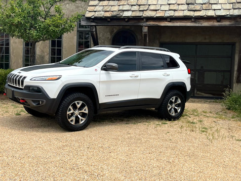Used 2018 Jeep Cherokee Trailhawk w/ Quick Order Package 27L image 3