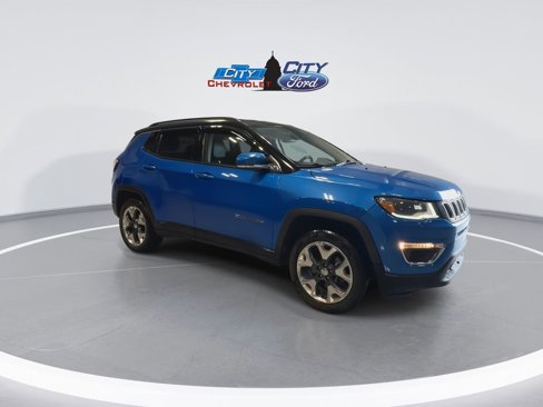 Used 2019 Jeep Compass Limited w/ Advanced Safety Group image 2