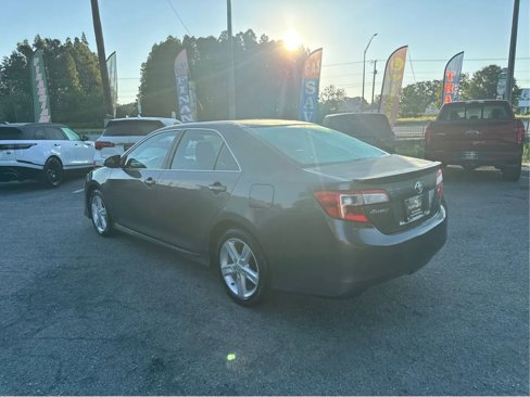 Used 2014 Toyota Camry L image 7
