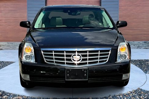 Used 2008 Cadillac DTS image 3