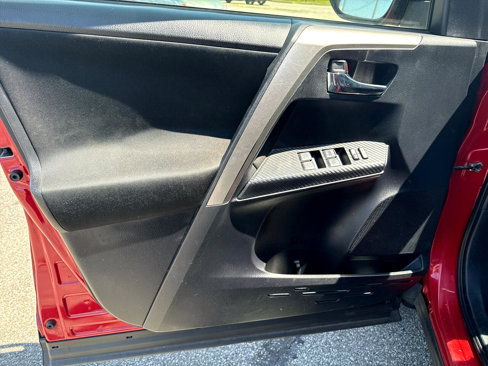 Used 2015 Toyota RAV4 XLE image 25