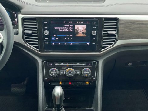 Used 2022 Volkswagen Atlas SE image 4