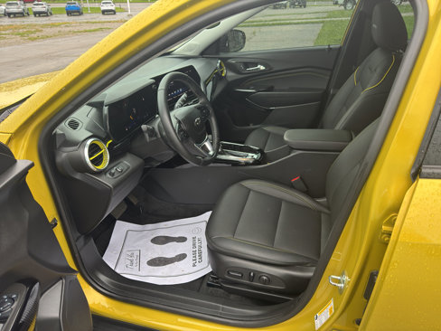 Used 2024 Chevrolet Trax ACTIV w/ Sunroof Package image 14