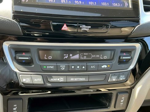 Certified 2017 Honda Ridgeline RTL-E image 29