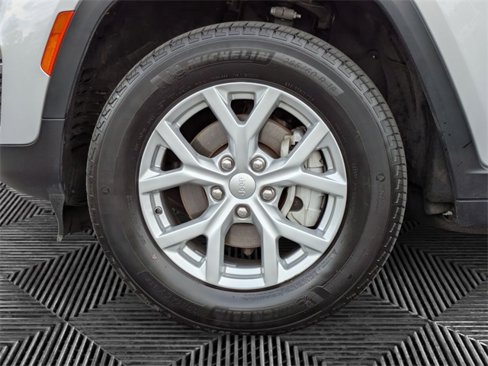 Certified 2023 Jeep Grand Cherokee Limited image 9