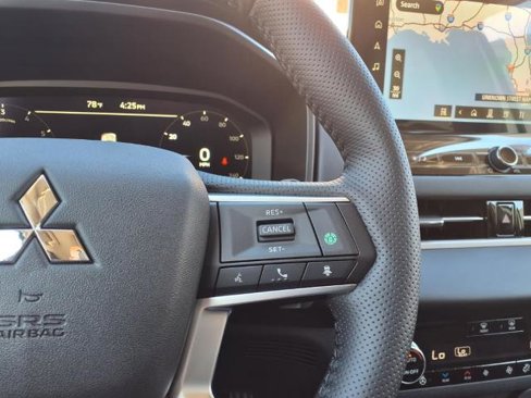 New 2025 Mitsubishi Outlander SEL image 17