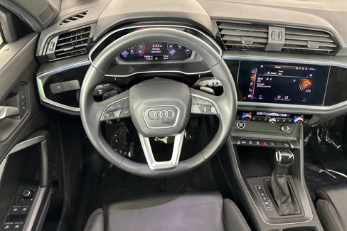 Used 2022 Audi Q3 2.0T Premium w/ Black Optic Sport Package image 13