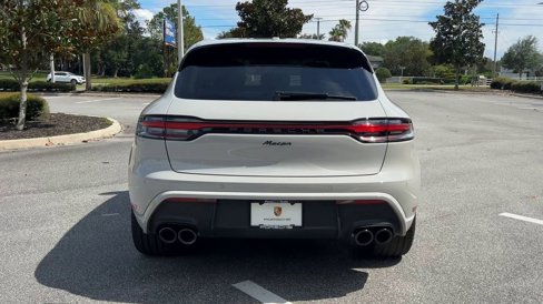 Certified 2024 Porsche Macan image 7
