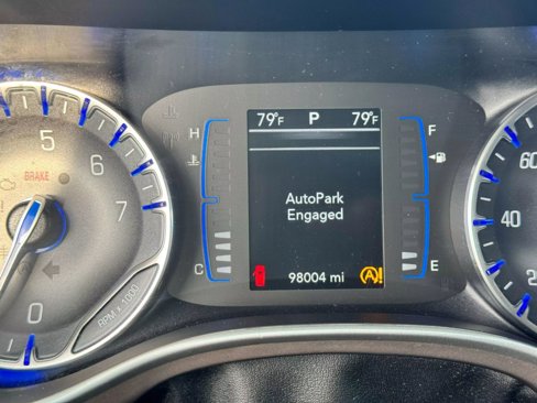 Used 2020 Chrysler Voyager Lxi image 25