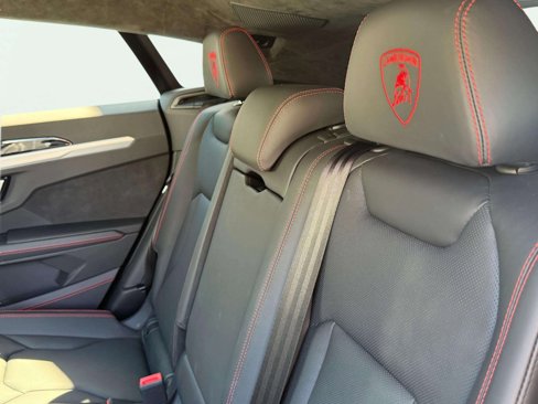Used 2019 Lamborghini Urus image 5