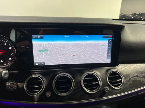 Used 2017 Mercedes-Benz E 300 4MATIC image 28