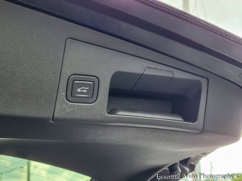 Used 2018 Cadillac XT5 AWD image 27