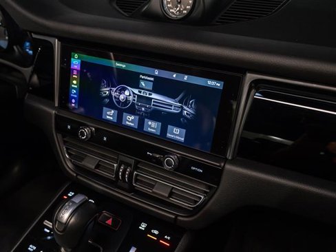 Certified 2024 Porsche Macan S image 24