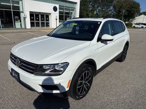 Certified 2021 Volkswagen Tiguan SE w/ Panoramic Sunroof Package image 5