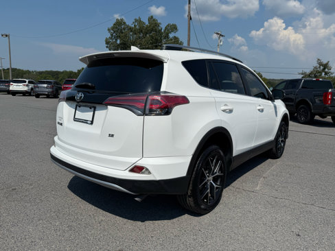 Used 2017 Toyota RAV4 SE image 6