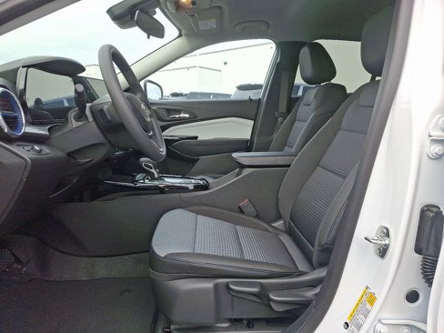 New 2025 Chevrolet Trax LT image 6