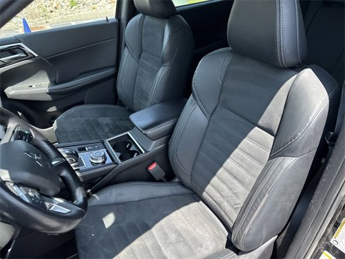 Used 2022 Mitsubishi Outlander SE image 18