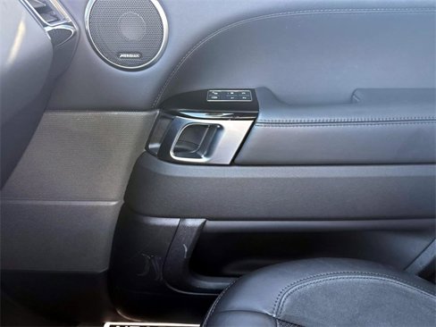 Used 2020 Land Rover Range Rover Sport HST image 19