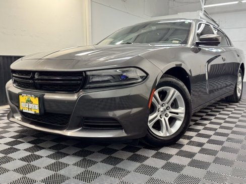 Used 2016 Dodge Charger SE image 3