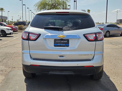 Used 2015 Chevrolet Traverse LT image 4