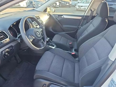 Used 2011 Volkswagen Golf 4-Door image 20