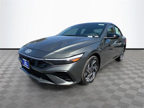New 2025 Hyundai Elantra SEL image 3