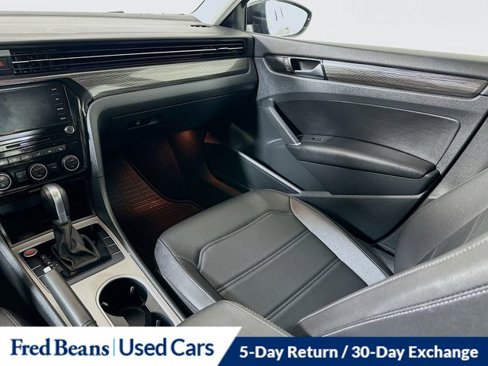 Used 2020 Volkswagen Passat 2.0T R-Line image 25