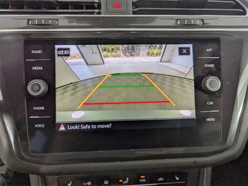 Used 2022 Volkswagen Tiguan SE image 26