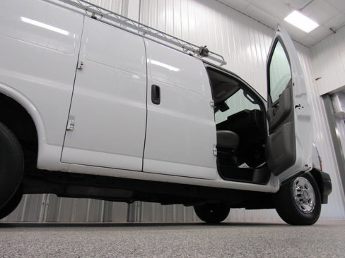 Used 2019 Chevrolet Express 3500 w/ Driver Convenience Package image 23
