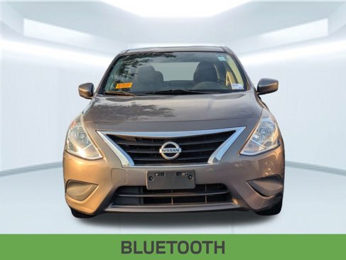 Used 2016 Nissan Versa SV image 2