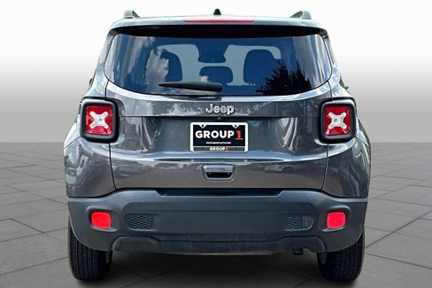 Used 2018 Jeep Renegade Latitude image 4