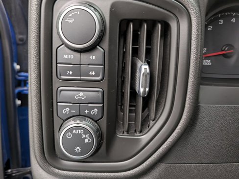 Used 2022 Chevrolet Silverado 1500 Custom Trail Boss image 16