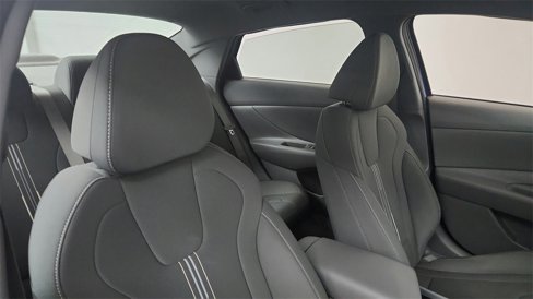 Used 2023 Hyundai Elantra SEL image 10