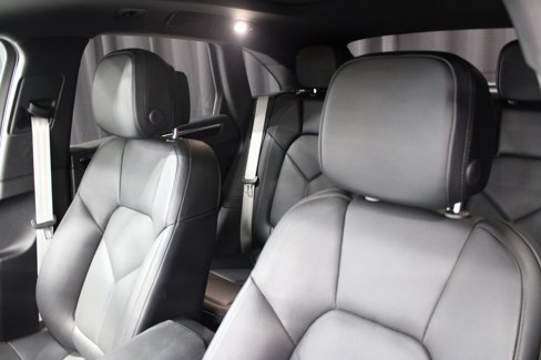 Certified 2024 Porsche Macan image 5