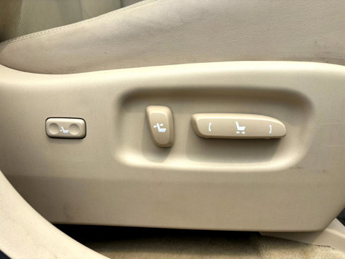 Used 2012 Lexus RX 450h FWD image 39