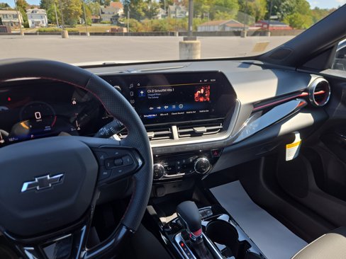 New 2025 Chevrolet Trax RS w/ Sunroof Package image 22