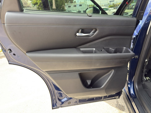 Used 2022 Nissan Pathfinder SL image 23