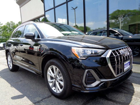 Used 2022 Audi Q3 2.0T Premium w/ Convenience Package image 3